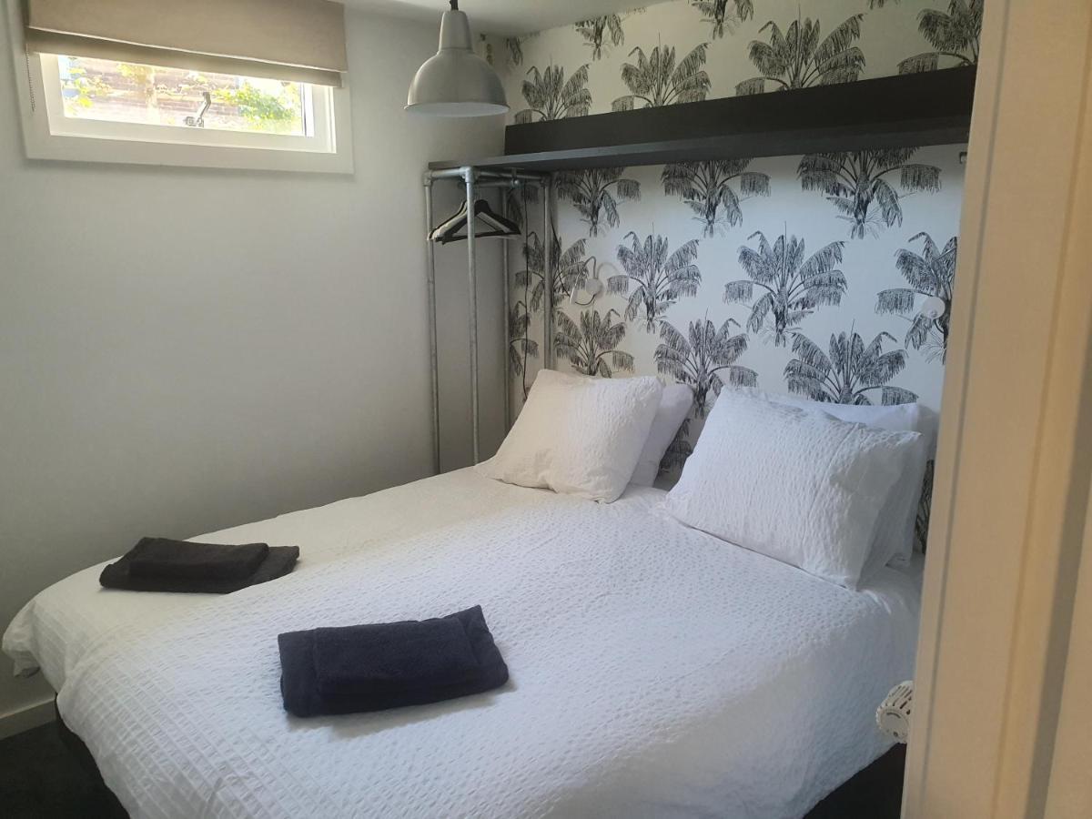 Cottage Geestmerambacht, Een Nieuw Vrijstaande Sfeervol En Landelijk Gelegen Vakantiewoning Koedijk Bagian luar foto